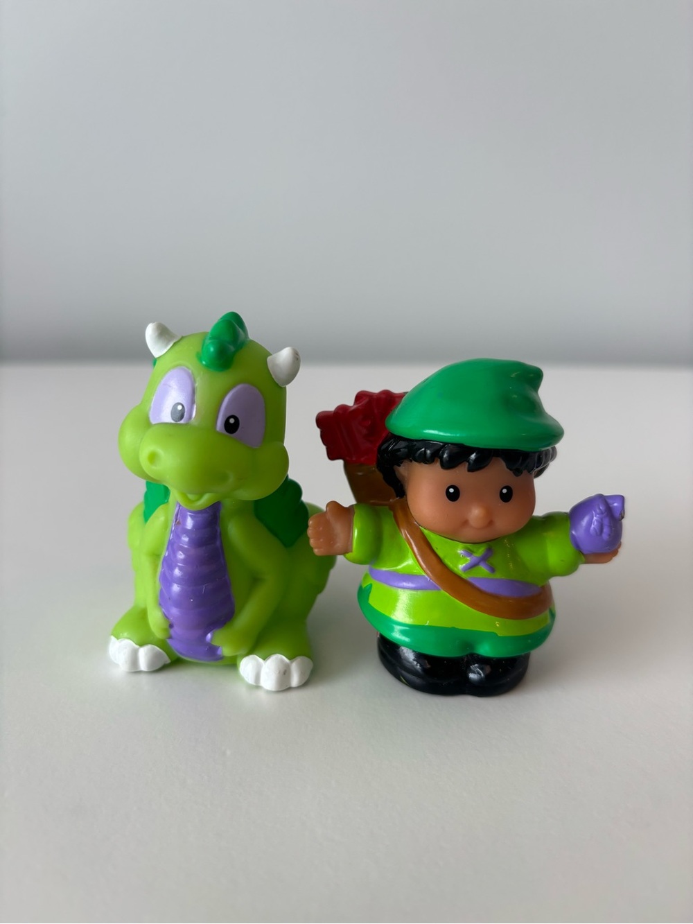Little People- Robin Hood & Green Dragon - Picture 1 of 2